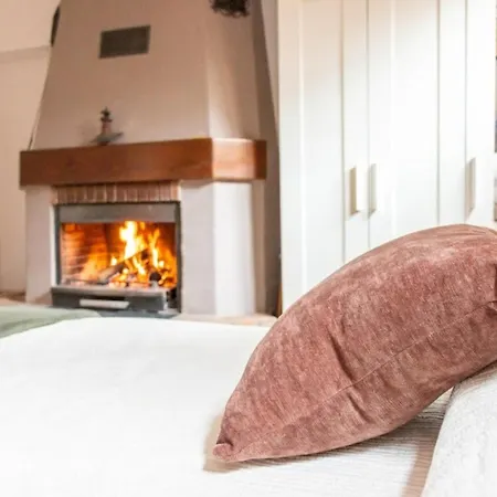 Pilar Chimenea Vistas Wifi Esqui إسكارييا